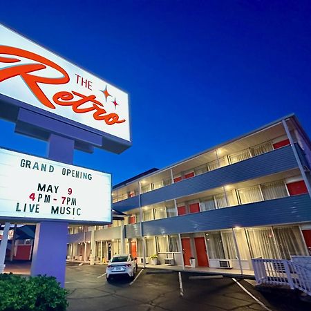 The Retro Hotel Branson Exterior photo